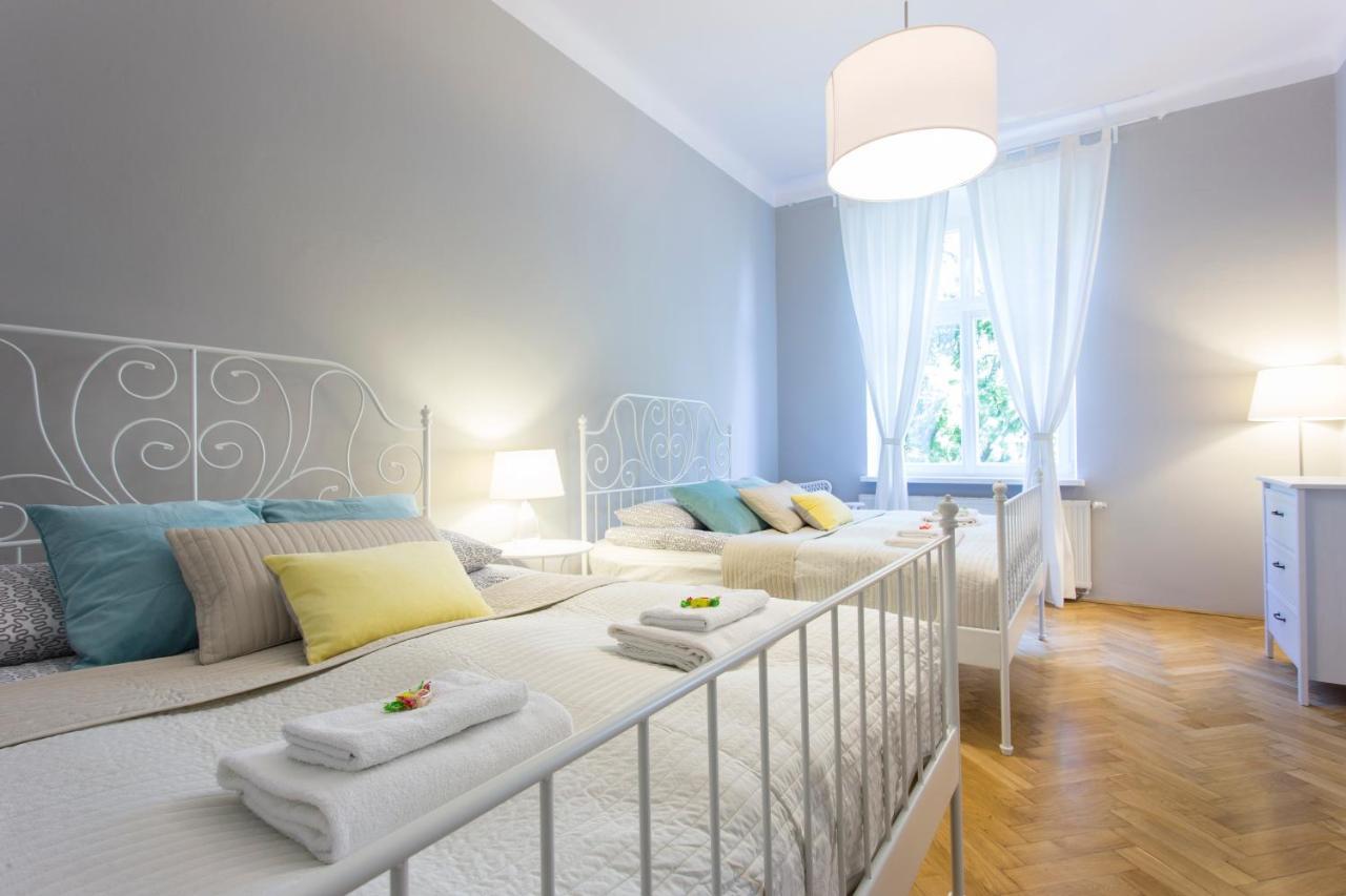 Tyzenhauz Grand Apartaments Краков Экстерьер фото