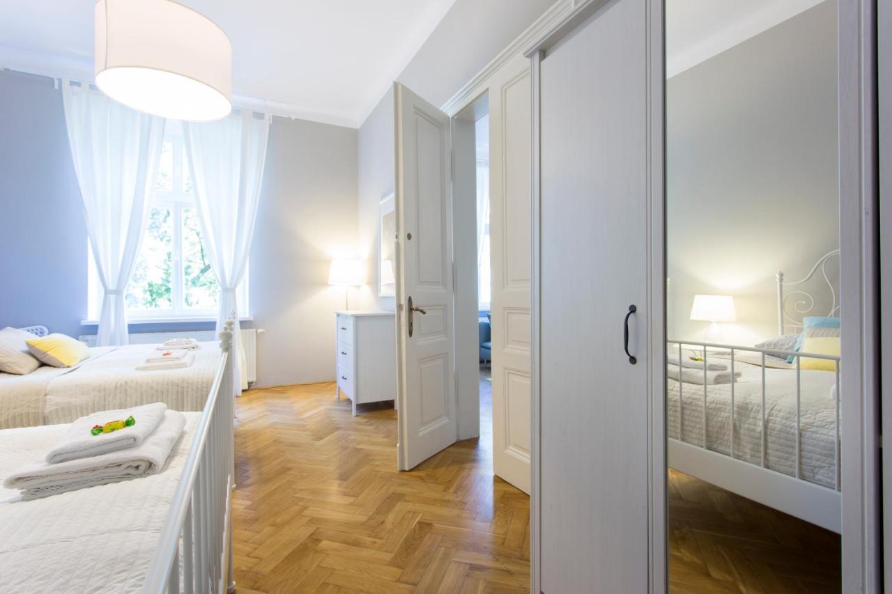 Tyzenhauz Grand Apartaments Краков Экстерьер фото
