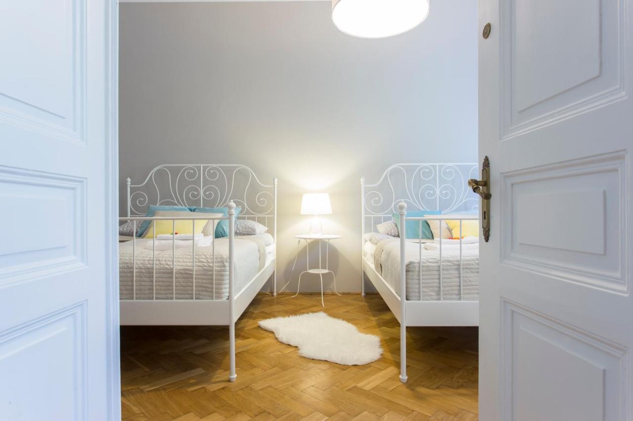 Tyzenhauz Grand Apartaments Краков Экстерьер фото