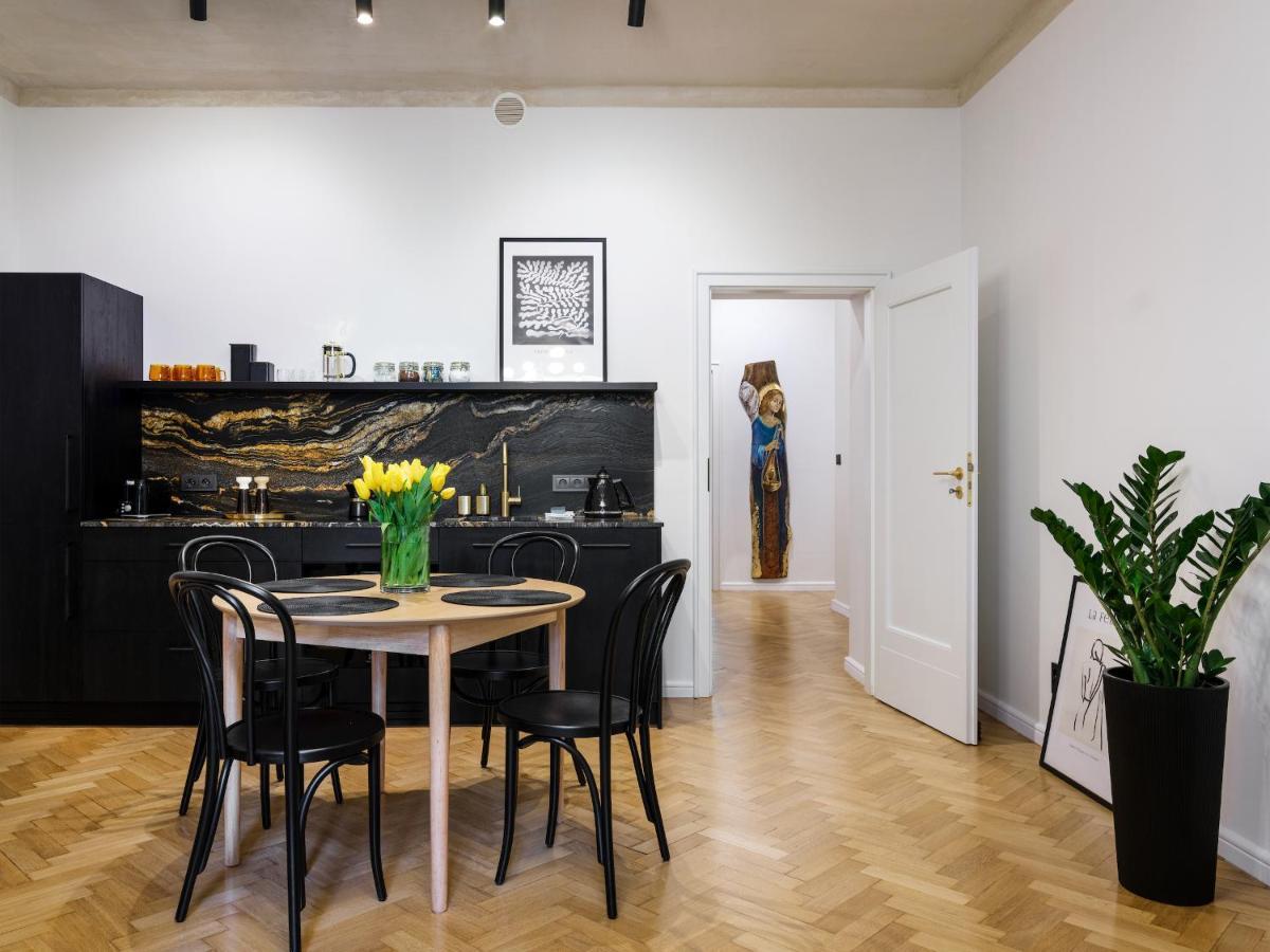 Tyzenhauz Grand Apartaments Краков Экстерьер фото
