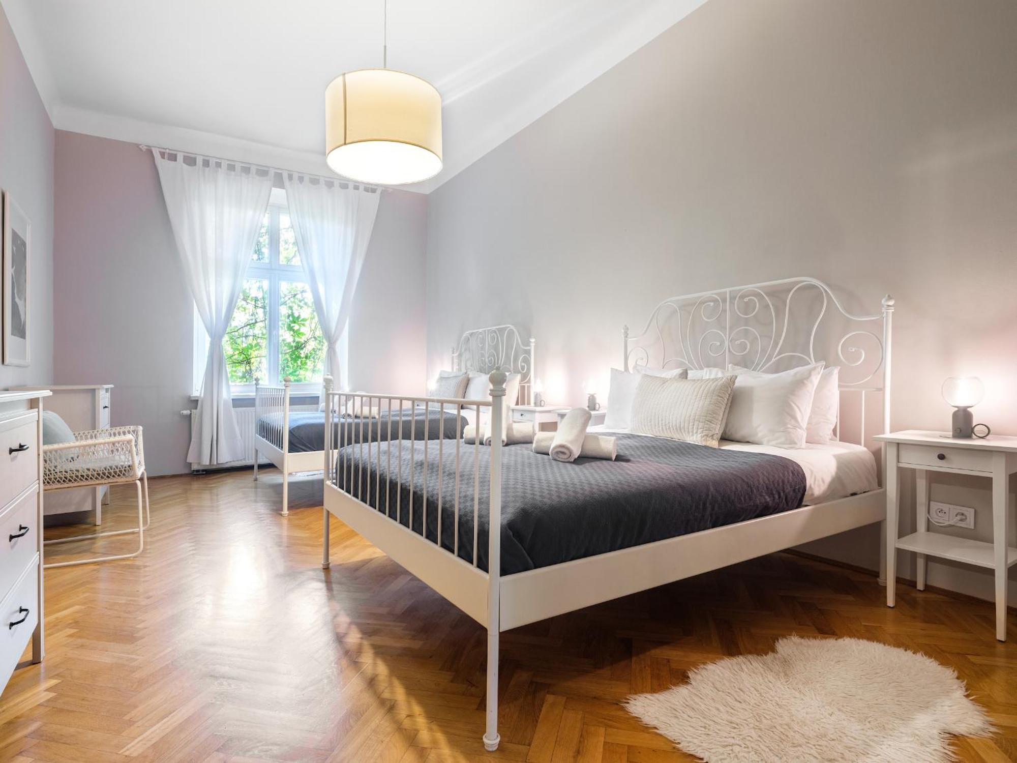 Tyzenhauz Grand Apartaments Краков Экстерьер фото